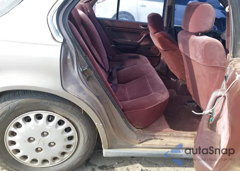 1992 Honda Accord Dx из США, поврежденный, VIN 1HGCB7643NA202599